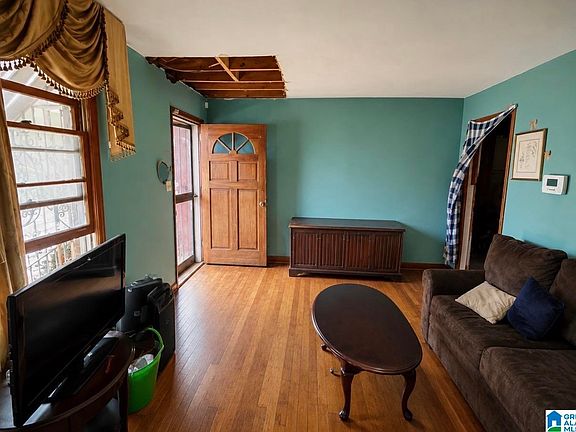 3rd image of 605 41st St N