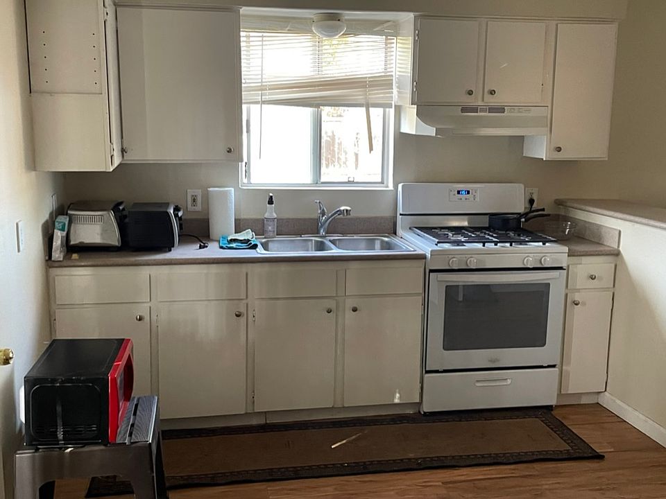 1st image of 1435 Windsor Dr