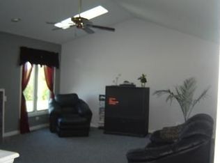 8904 Bentley Ln, Spring Grove, IL 60081