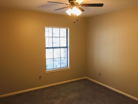 5th image of 2535 Westminster Dr