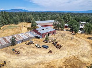 10196 Old Oregon Trl, Redding, CA 96003