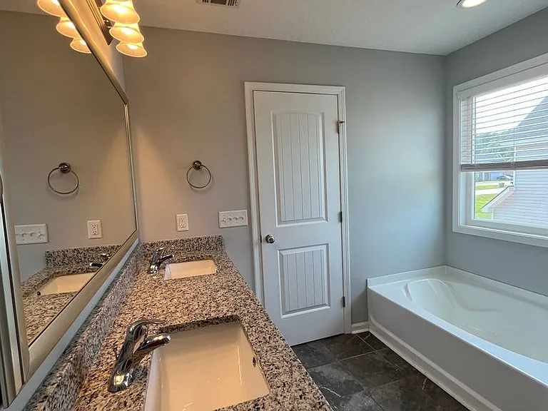 1338 Talmadge Rd — Photo 2