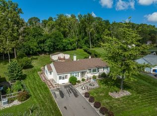 27 Honeyman Dr, Flemington, NJ 08822