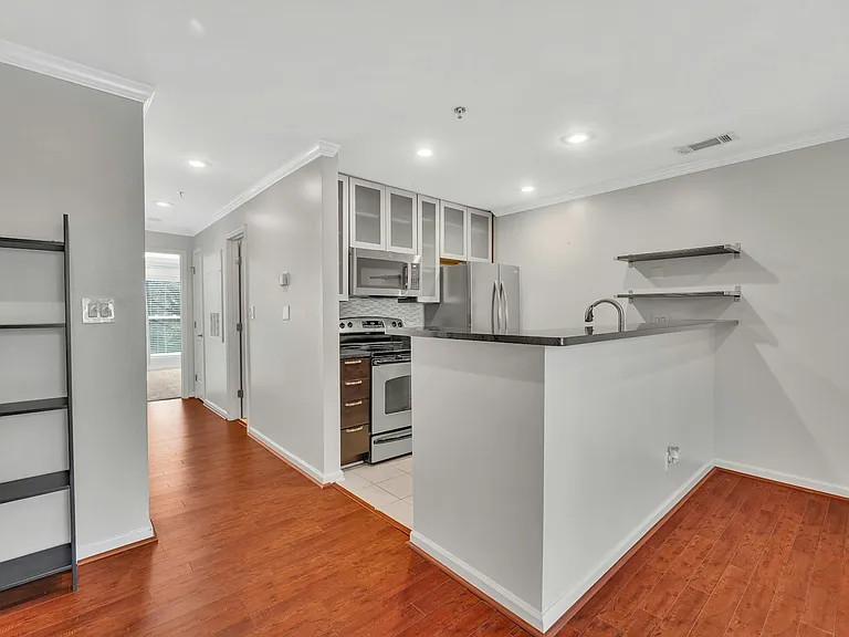 505 N Graham St — Photo 19