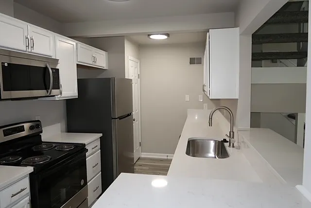 4822 Oldwick Ct — Photo 7