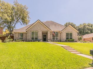 6613 Hillside Dr, Benbrook, TX 76132