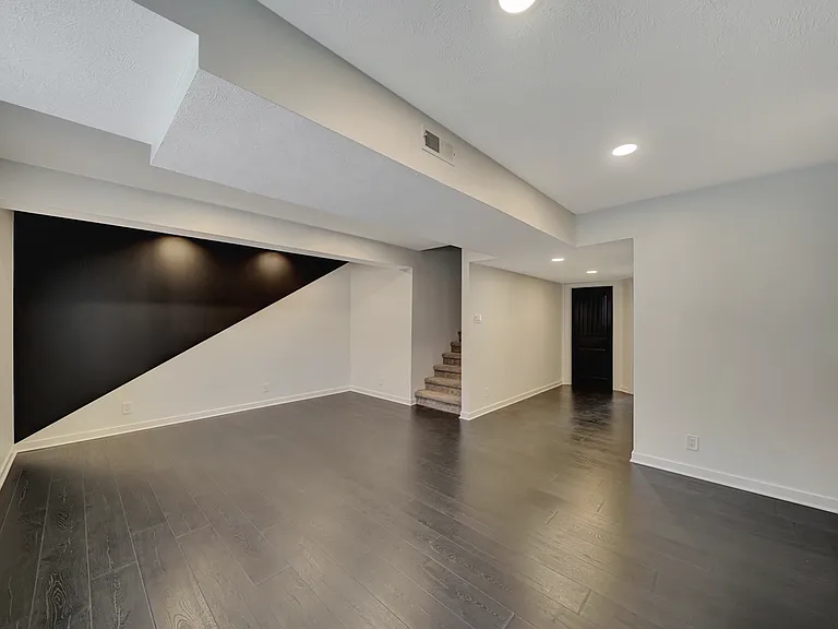 7339 Yankee Woods Dr — Photo 26