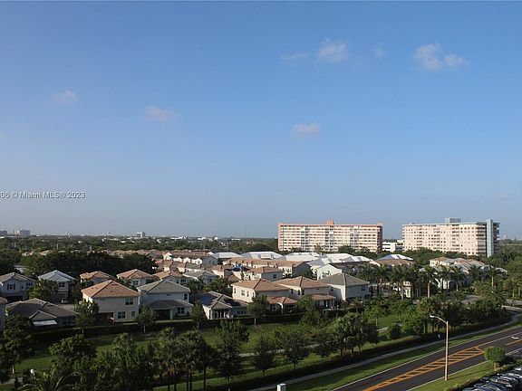 4th image of 4400 Hillcrest Dr APT 804A