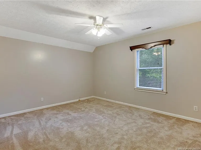 405 Bannerman Ct — Photo 32