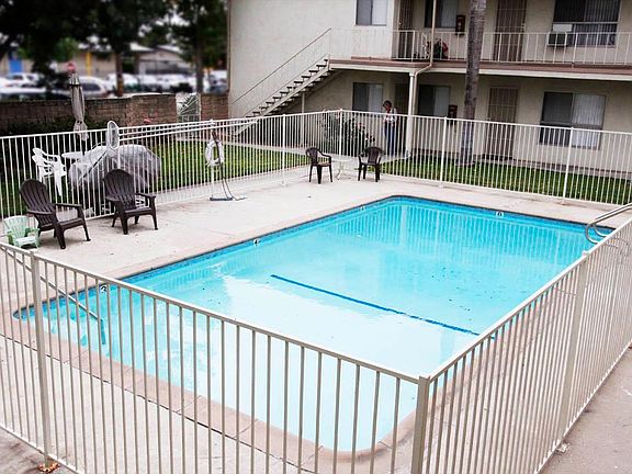 2nd image of 1809 E Wilshire Ave #1-3