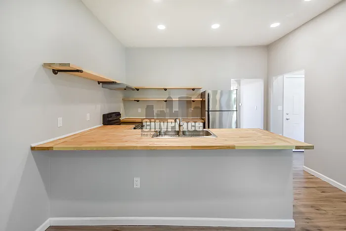 399 N Main St #2 — Photo 7