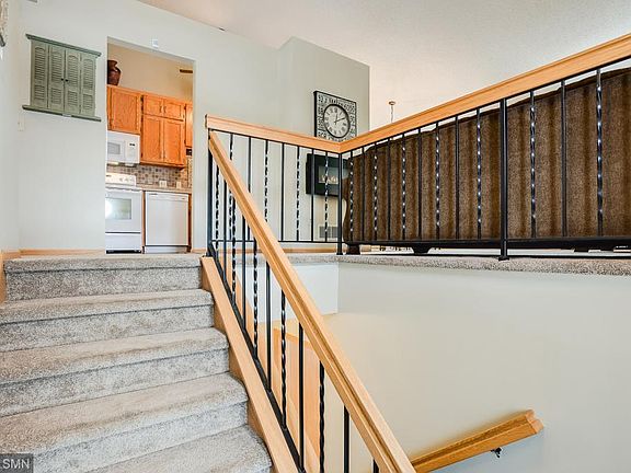 5th image of 413 Wood Way