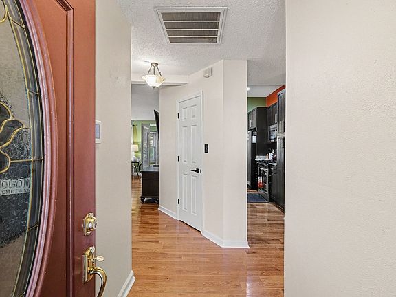 4th image of 1201 Jacksons View Rd