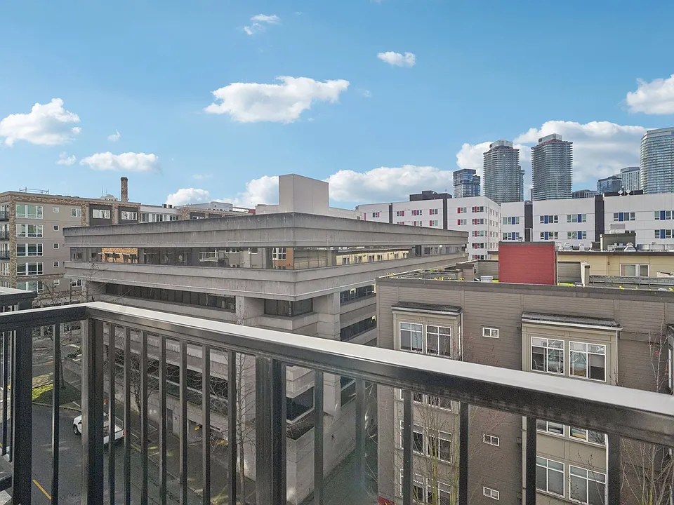 Building Photo 5