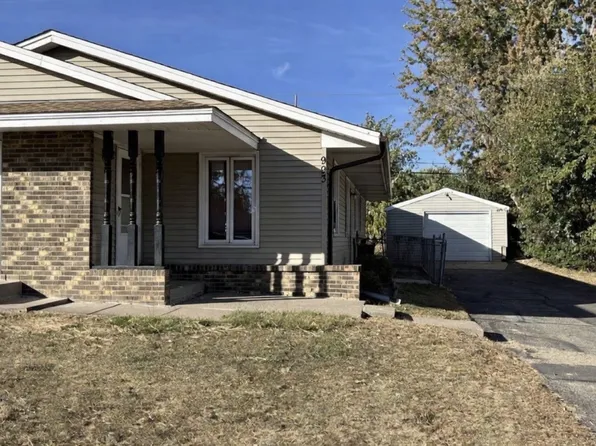 993 Oriole Dr, Apple Valley, MN 55124