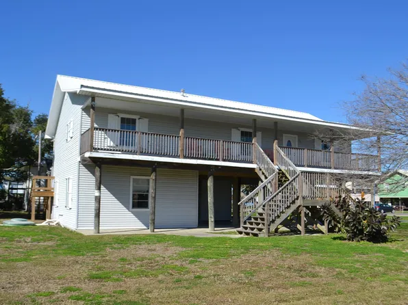 145 Elm Ln, Grand Isle, LA 70358