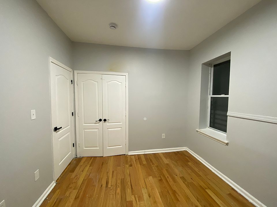 1st bedroom