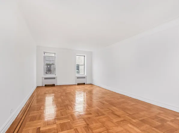 2166 Bronx Park East image 12 of 20