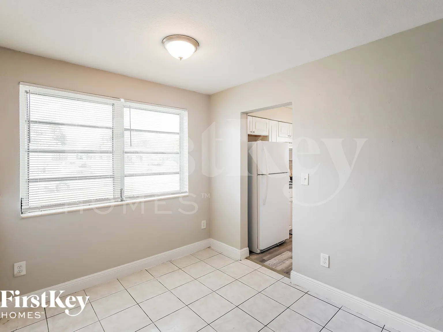 3 bed, 2.0 bath, 1487 sqft, $2,880 — Photo 4
