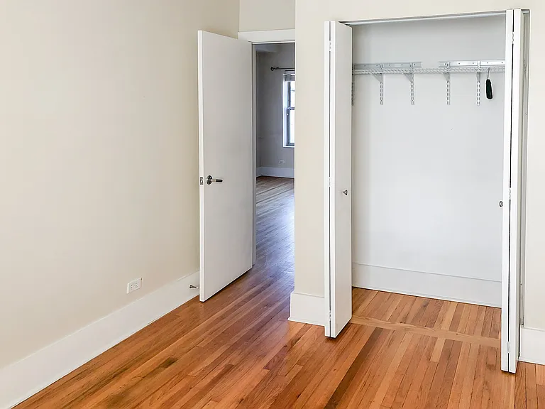 3453 1/2 N Wolcott Ave #3 — Photo 3