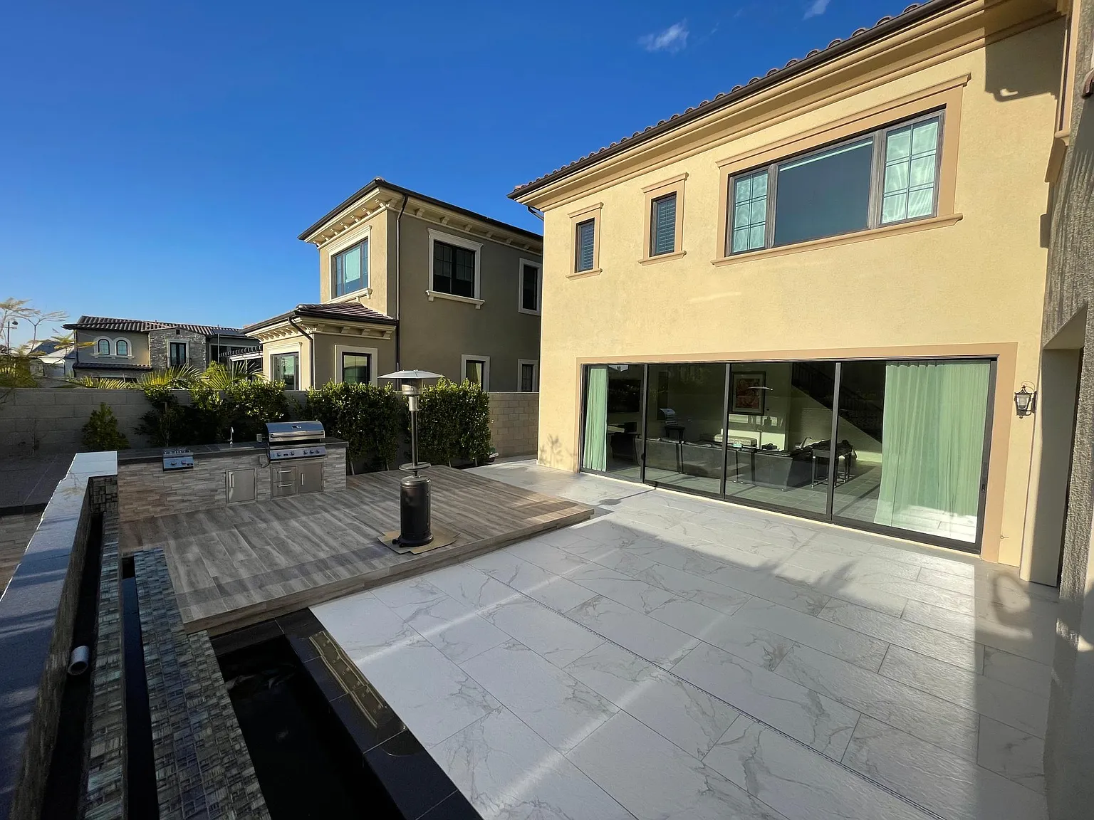 5 bed, 5.5 bath, 5505 sqft, $20,000 — Photo 4