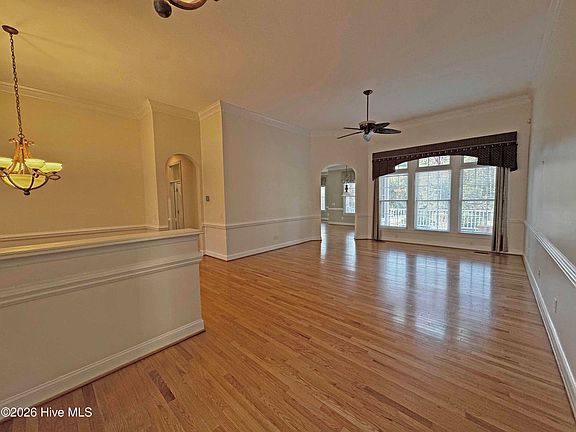3rd image of 140 Steeplechase Way