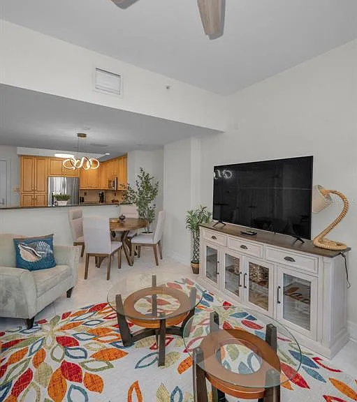 331 Cleveland St #310 — Photo 8