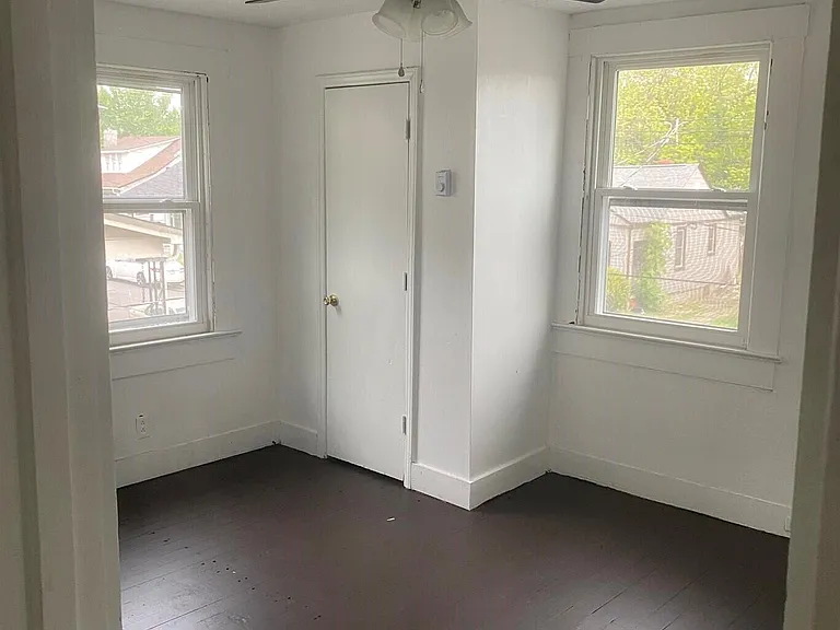 717 Temple Ave — Photo 17