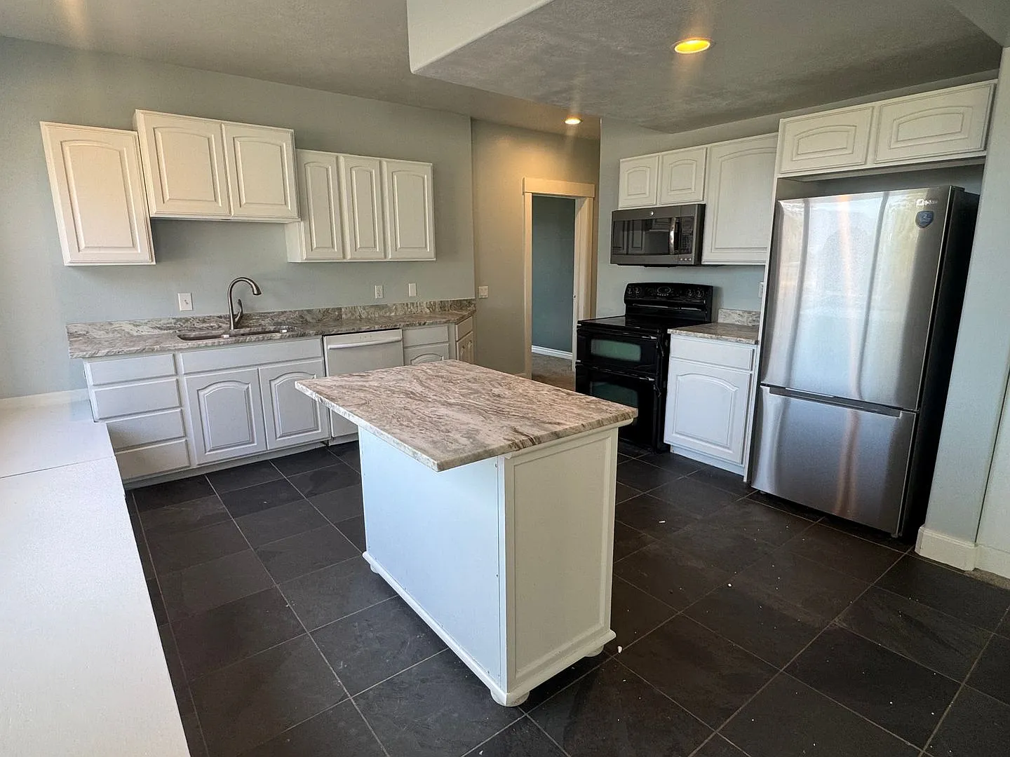 Spacious Basement for rent in Bluffdale! — Photo 2