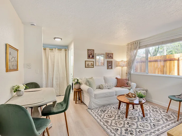 838 SE Tacoma St — Photo 12