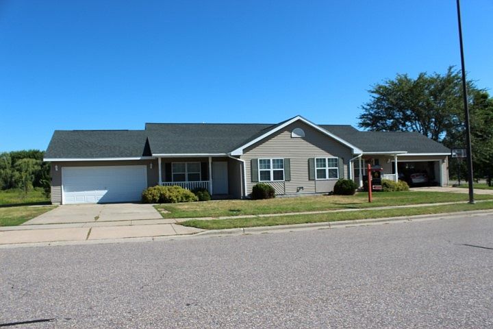 1st image of 633-635 Eberlein Dr