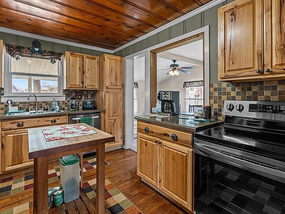 4th image of 2558 Vixen Road