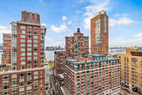 Rented by R New York | media 26