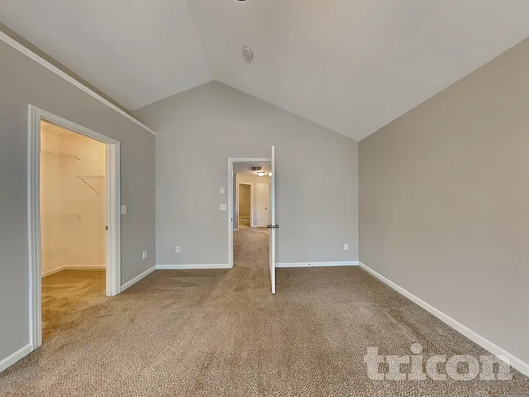 6716 Commack Dr — Photo 7