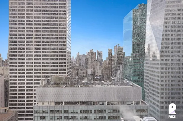 Rented by REZI | media 52