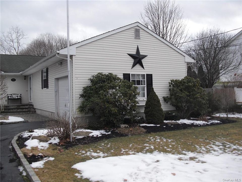 59 Lincoln Blvd, East Moriches, NY 11940 MLS H6177329 Zillow