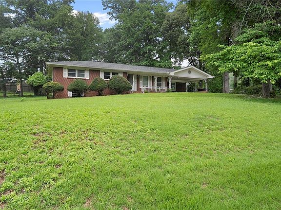 3rd image of 3849 Yates Dr