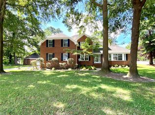 105 Pitchkettle Point Cir, Suffolk, VA 23434