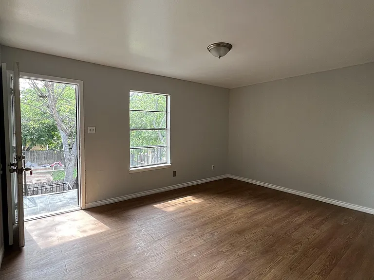 1723 W Mayfield Blvd #5 — Photo 6