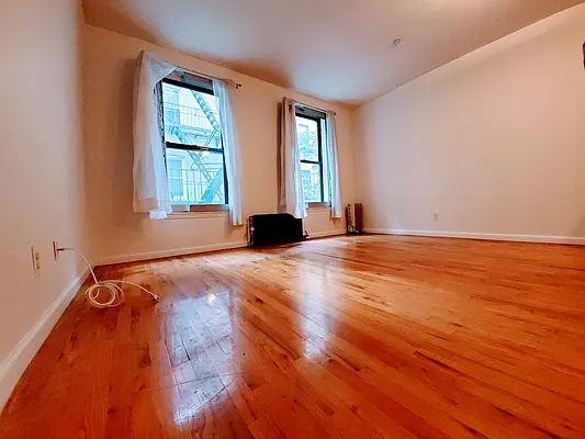 Rented by Compass | media 7