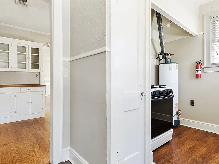 504 Gladstone Blvd — Photo 17