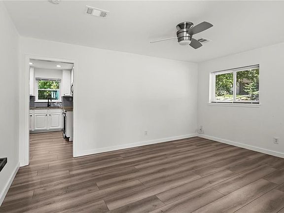 5th image of 545 Oakview Rd