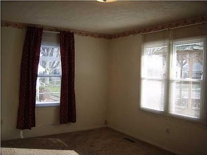 4th image of 1800 Culverson Ave