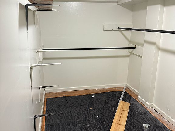 4th image of 1 Elinor Pl APT 1