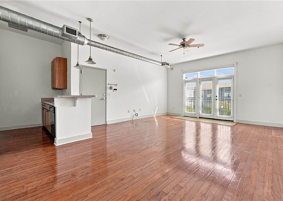 1st image of 502 Pryor St SW Unit 302