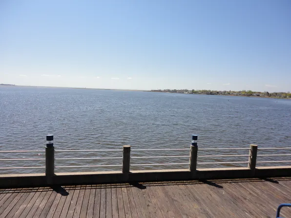 15 Harbour Close, New Haven, CT 06519