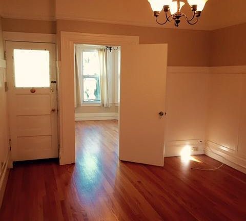 4th image of 166 Lexington St