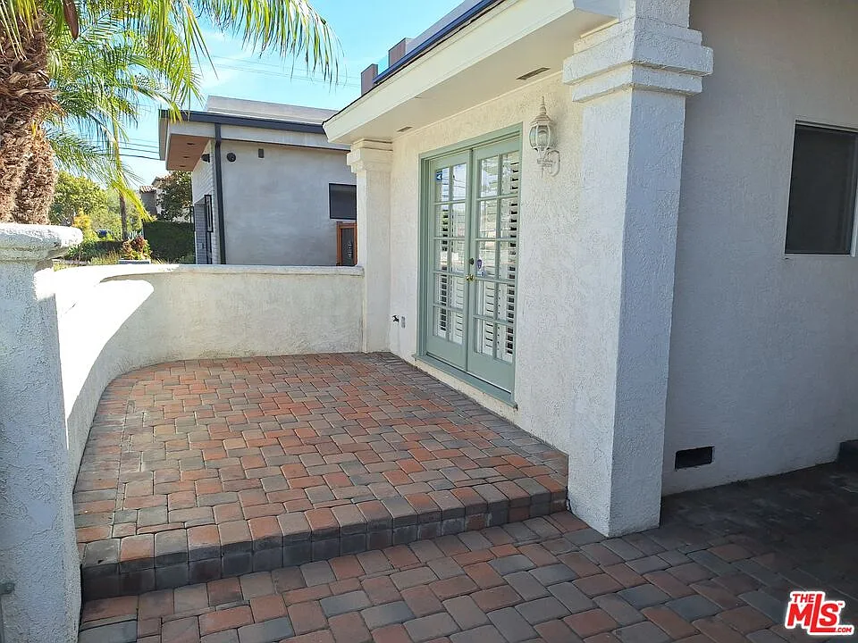 3 bed, 3.0 bath, 1834 sqft, $7,900 — Photo 3