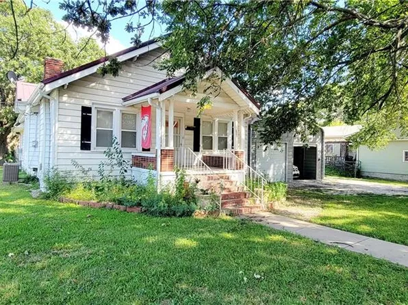 621 N 4th St, Burlington, KS 66839