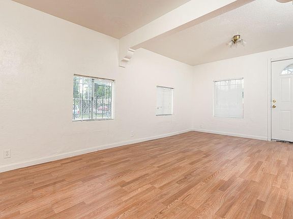 4th image of 4991 42nd St